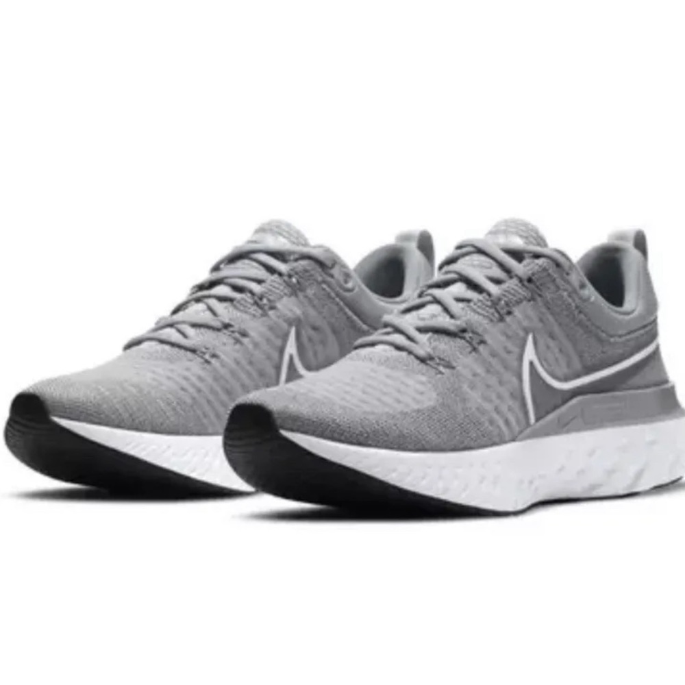 Nike Women's React Infinity Run Flyknit 2  Size 8.5 CT2423-001 Grey/White
